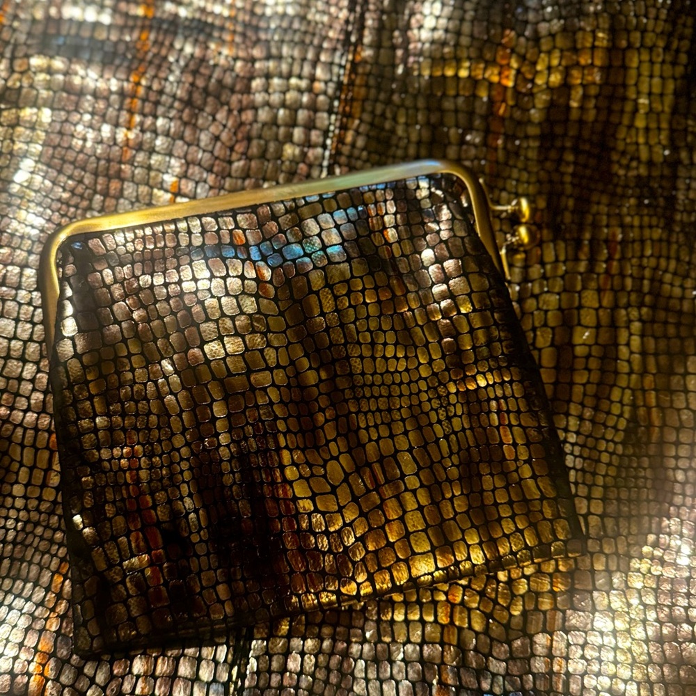 Anything more lovely than a set? Yes. If its #Hobo & Metallic❤️🔥✨🤎🩶 (promo) - Picture 2 of 7